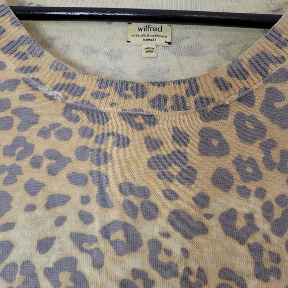 Wilfred aritzia women's leopard print silk cashmere blend top - Picture 4 of 8